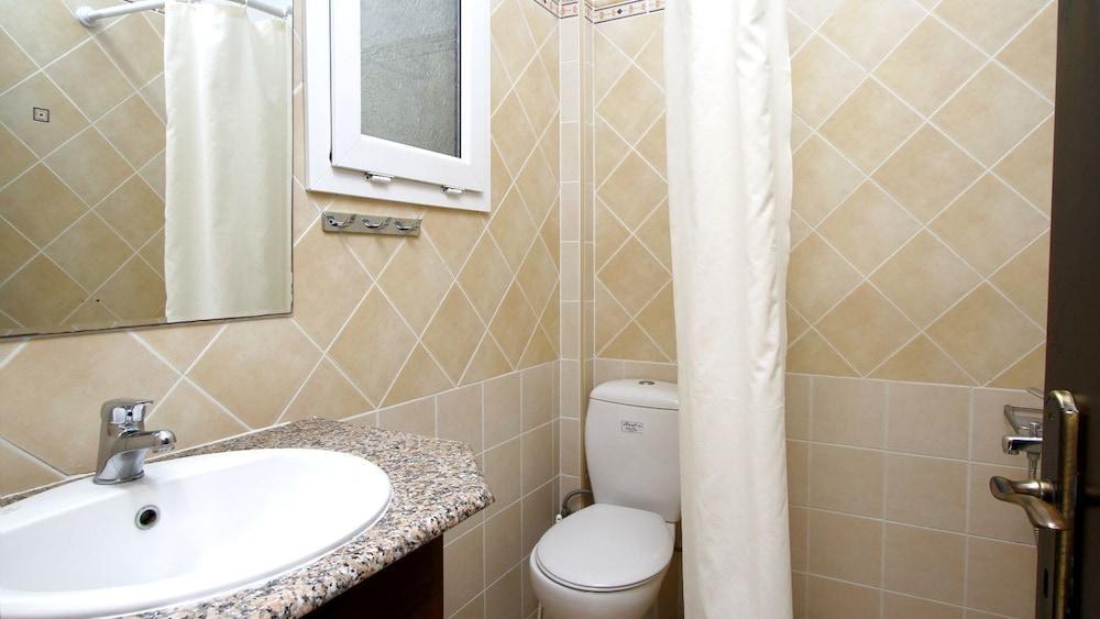 Amygdalies Apartments ミリナ エクステリア 写真