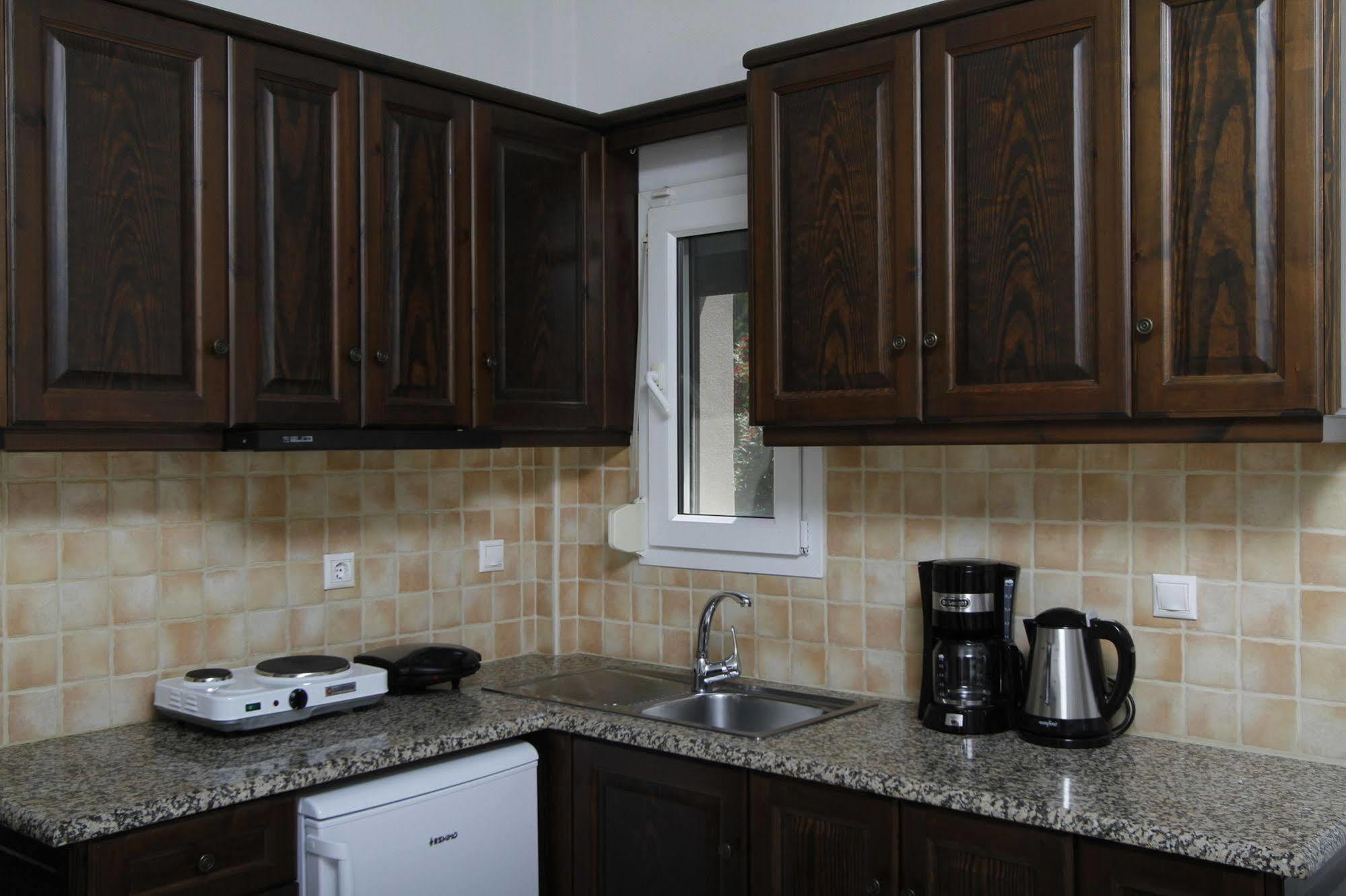 Amygdalies Apartments ミリナ エクステリア 写真